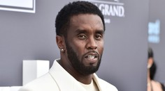 Znásilnenie, obchodovanie s ľuďmi a zastrašovanie. Začína sa súd so Seanom „Diddy“ Combsom, hrozí mu doživotie