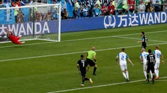 Messiho bolí penalta, ktorú mu chytil islandský režisér