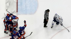 Islanders zdolali Tampu Bay a vyrovnali stav série na 2 : 2. Černák opäť asistoval