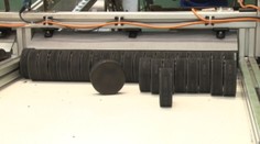 Zaujíma vás, ako sa vyrába hokejový puk? Ukážeme vám to