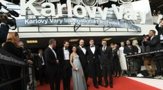 Tajná svadba herečky a režiséra: Prezradili ich obrúčky na červenom koberci