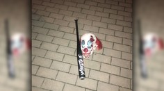 Scéna ako z hororového filmu. V Nitre muž v maske klauna s bejzbalovou pálkou ohrozoval ľudí