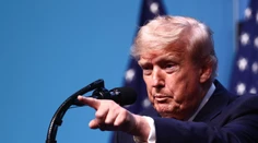 USA preberajú kontrolu nad Hormuzom a obnovujú blokádu iránskych prístavov. Za priechod prielivom chcú vyberať poplatky