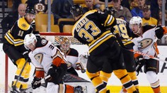 NHL: Chárov gól Bostonu nepomohol. Chicago utrpelo vysokú prehru