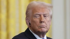 Trump mal telefonovať s Putinom. Údajne sa rozprávali o ukončení vojny na Ukrajine
