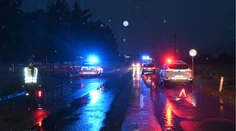 Nešťastie pri Partizánskom. Mladý vodič si ráno v tme a daždi nevšimol muža († 41) na krajnici