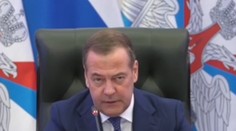 Rusko reaguje na Trumpovo ultimátum: Tón už tradične udal Medvedev, Kremeľ si chce počkať na analýzu