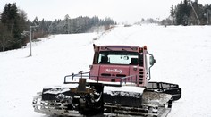 Hrozivá nehoda na Chopku: Skialpinista zachytil napnuté lano z ratraku, zarezalo mu do krku