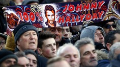 Francúzsko sa rozlúčilo s Johnnym Hallydayom