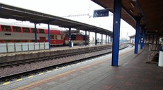 Pripravte sa na meškanie. V okolí bratislavskej hlavnej stanice musia vlaky jazdiť slimačím tempom