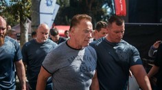 Útok na Arnolda Schwarzeneggera: Neznámy muž ho tvrdo skopol na športovej súťaži
