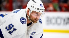 Erik Černák bude mať v NHL nového kapitána. Stamkos mení klub, podpísal luxusný kontrakt