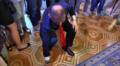 Tvrdý „knockout" v ukrajinskom parlamente. Poslanec to takmer neustál