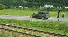 Na Spiši auto narazilo do motorového vlaku, ktorý sa vykoľajil