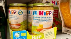 Rakúšania zistili, koľko jedu bolo v otrávenej detskej výžive. Po druhom pohári stále pátrajú
