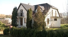 Farár poštval celú obec proti sebe. Žiada od nich peniaze