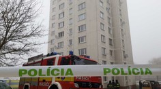 V Bardejove horel panelák. Všetkých 17 hospitalizovaných, vrátane štyroch detí, je mimo ohrozenia života