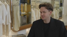 Michael Kováčik patrí k popredným návrhárom. Tvrdí, že jeho výtvory môžu nosiť len ľudia s dobrým srdcom