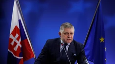 Fico ponúka SR na zorganizovanie mierového rokovania. Ukrajine hrozí zastavením dodávok elektriny