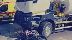 Tragická zrážka v Bratislave. Stret s nákladiakom neprežil motorkár (†42)