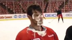 Tatar dostal od spoluhráčov tortu do tváre