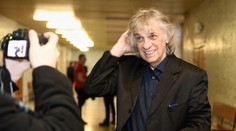 Košický súd oslobodil výtvarníka Petra Kalmusa za osekanie symbolov komunizmu