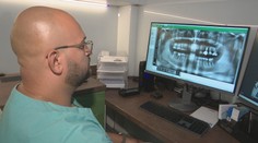 Zmluvní zubári si pýtajú peniaze za röntgen. Zdravotné poisťovne tvrdia, že ho plne hradia