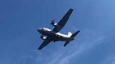 Pozrite si pristátie lietadla s utečencami z Afganistanu na letisku v Kuchyni