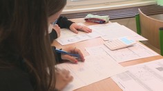 Okrídlené „mladým patrí svet“ sa mení na obavy, či v ňom dokážu prežiť