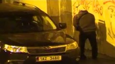 Turista z Japonska posprejoval Národné divadlo. Takto ho naháňali