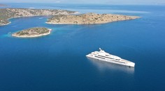 Pri Maldivách zakotvilo päť superjácht ruských oligarchov