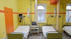 Z pohotovosti ju poslali domov, o dva dni bojovala o život. Nemocnica odmieta pochybenia