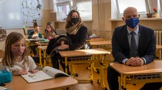 Bratislava otvorila prvé školy, v niektorých sa naopak neučilo ani online