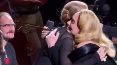 Dojemný moment na koncerte Adele. Rozplakala sa, keď ju uvidela v hľadisku