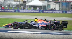Chaos na VC Bahrajnu v Malajzii, štart dvakrát odložili. Fenomenálny Verstappen získal premiérový triumf