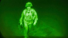 USA definitívne ukončili svoju najdlhšiu vojnu. Z Kábulu odleteli ich posledné armádne lietadlá