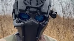 Francúzi testujú „predátor“ prilbu ako zo sci-fi. Sľubuje revolúciu v ochrane vojakov