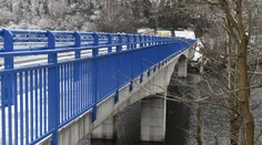 Po moste Ružín po roku opäť chodia autá: Ľudia už odrezaní nie sú