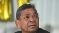 Dvanásť dní nespal, uniesli ho na koni. Otec hviezdy Liverpoolu napriek tomu v krajine zostáva