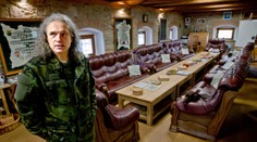 Dramatický pád vrtuľníka u susedov. Pilotom mal byť jeden zo stovky najbohatších Čechov