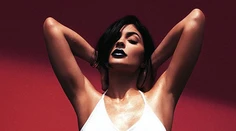 Kylie Jenner prvýkrát ukázala prsia v plnej kráse