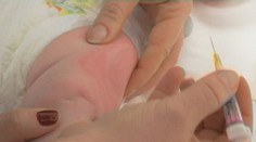 Francúzsko zasahuje proti rodičom. Ak nedajú deti zaočkovať, nevezmú ich do škôlky