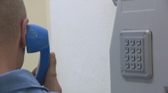 Ďalšia čierna ovca medzi príslušníkmi justičnej stráže. Chcel tisíce eur za dodanie mobilu