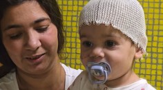 Mladík, ktorý nožom zaútočil na dvojročného synovca, sa pýta na slobodu. Tvrdí, že si nič nepamätá