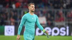 VIDEO: Bayern Mníchov vypadol z pohára. Neuer dostal prvú červenú kartu v kariére