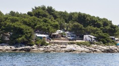 Z Chorvátska ich vyhnala invázia hmyzu. Turisti namiesto dovolenky utekali domov či do nemocnice