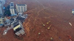 Tri dni po zosuve pôdy v Číne našli preživšieho