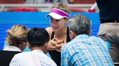 Bouchardová za pád v šatni žiada odškodné