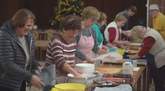 Celá dedina pečie pre opustené deti: Za dva dni vznikne 6 000 koláčikov