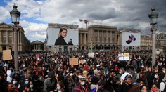 Vo svete demonštrovali proti rasizmu a smrti Floyda veľké davy, v Hamburgu zasiahla polícia